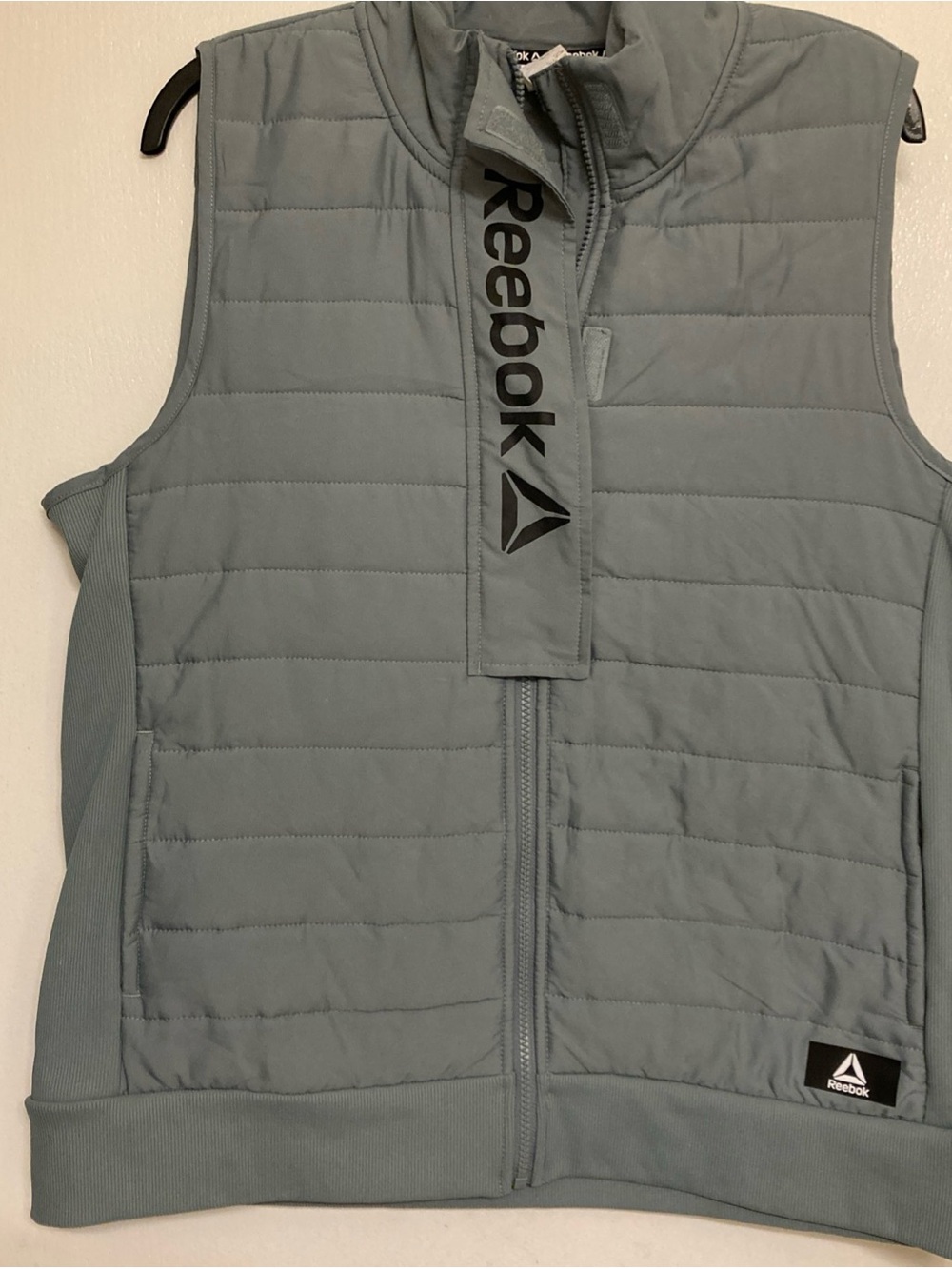 Reebok Quilted Puffer Vest in Light Gray